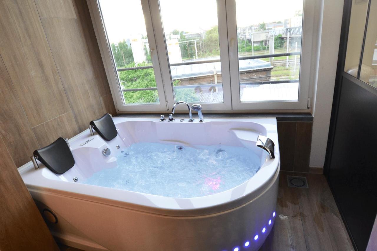 ואלנסיין Capsule Wellness - Sauna - Balneo - Machine De Sport Privatif - Ps5 - 2 Chambres מראה חיצוני תמונה